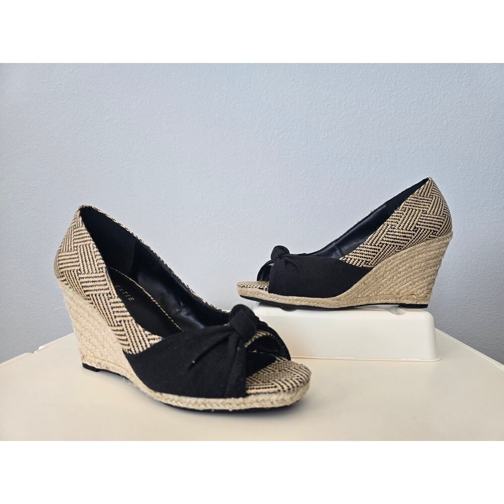 Kelly & Katie Black Espadrille Wedges Size 9.5M Peep Toe Boho Chic Woven Raffia